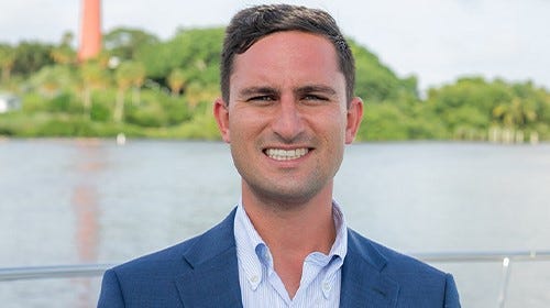 Jupiter's MarineMax General Manager Rescues 10 People from Sinking Seaplane in Bimini 