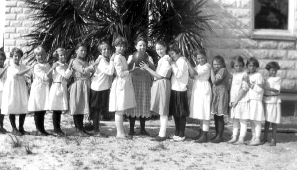 A Glimpse of Growing Up in Jupiter: Girls at Pitchford School in 1921